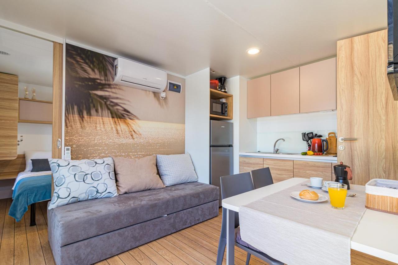 Hemy Casa - Lux Mobile Homes Ровінь Екстер'єр фото
